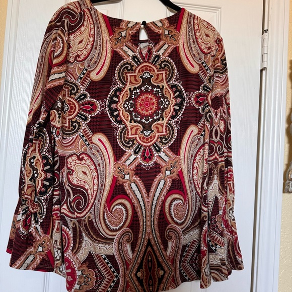 Chicos Top - Super Cute - Size 2  Burgundy Tan Black bell sleeves. - Picture 3 of 4